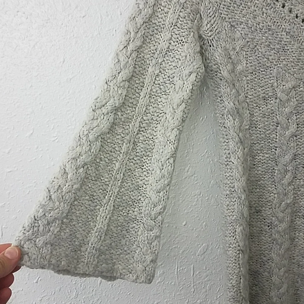 𝅺free people S/P gray cable knit sweater 3/4 Sleeve